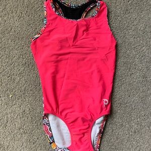 i’m selling a gymnastics leotard from plum practice wear!!! size adult small!